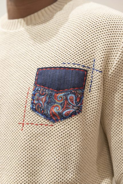 MAGLIONE SABBIA CON INSERTO IN TESSUTO E RICAMI